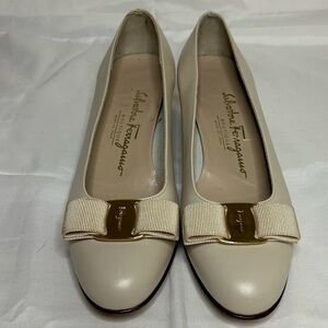 Salvatore Ferragamo Women's Beige Bow Loafers